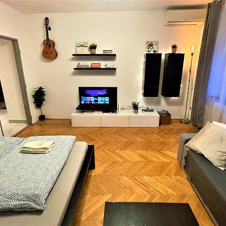 Apartment Helen - Old Town, AC Bratislava Buitenkant foto
