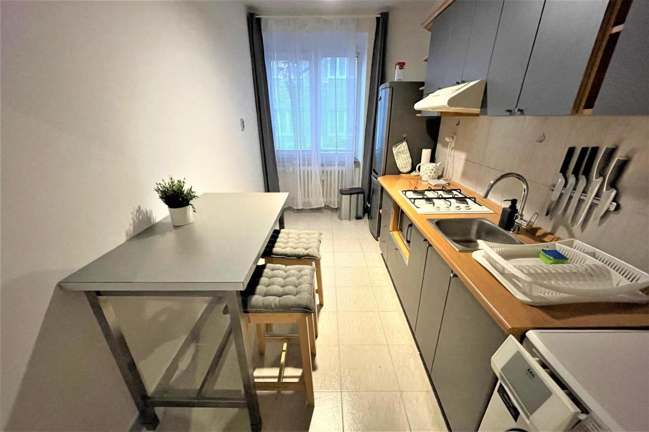 Apartment Helen - Old Town, AC Bratislava Buitenkant foto