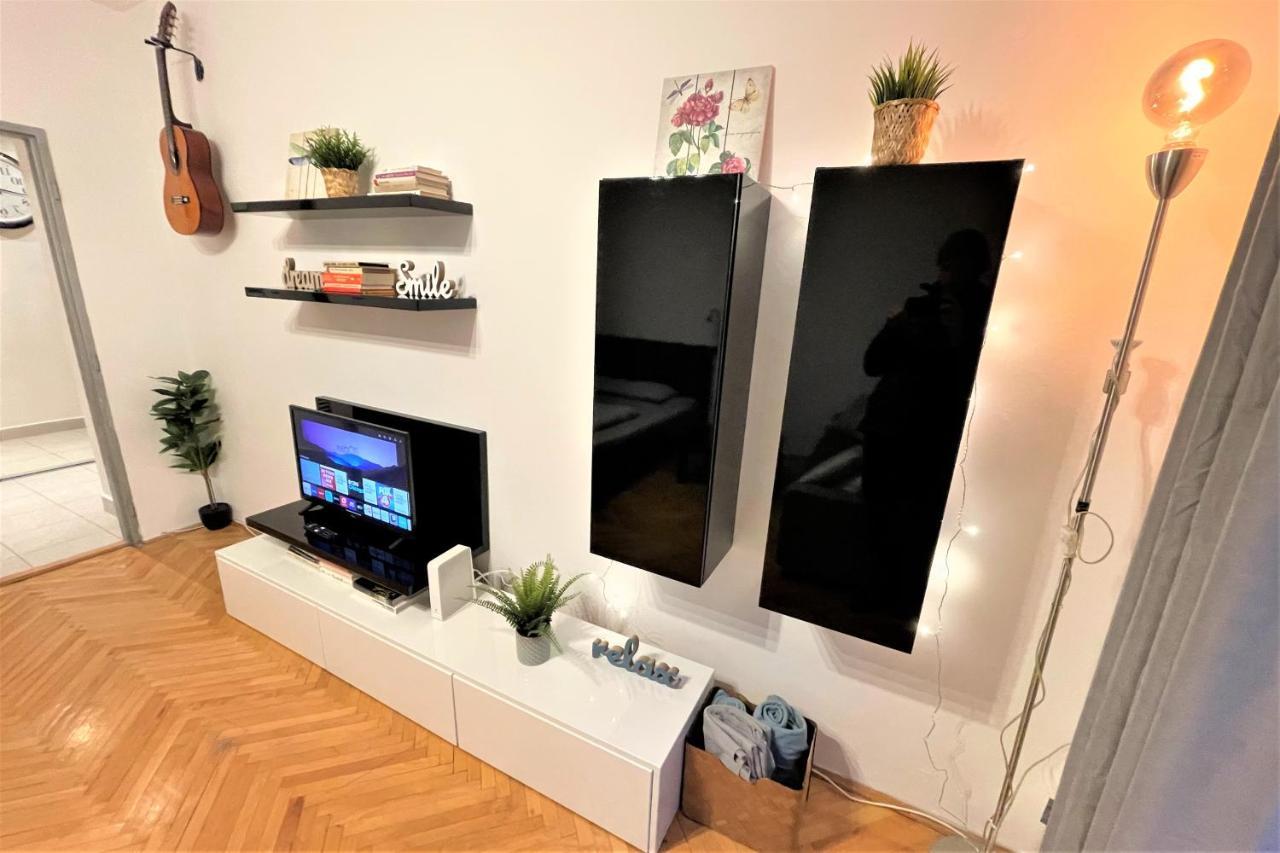 Apartment Helen - Old Town, AC Bratislava Buitenkant foto